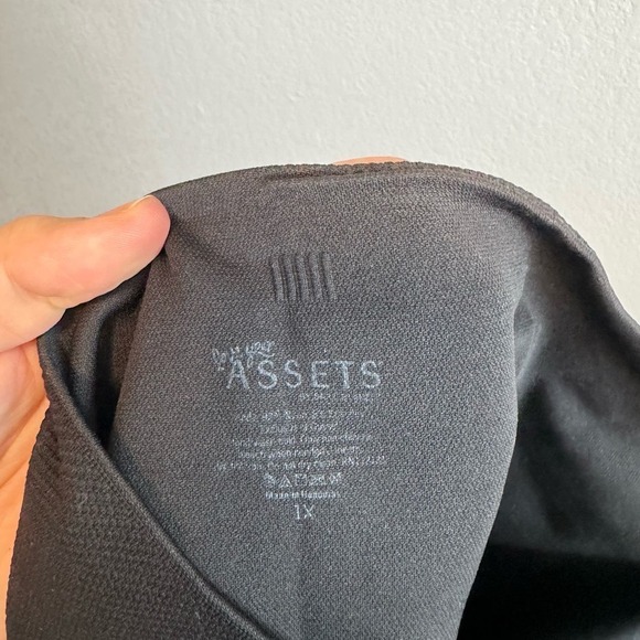 Assets By Spanx High Waisted Seamless Shaping Pull-On Leggings Very Black 1X - Picture 9 of 9